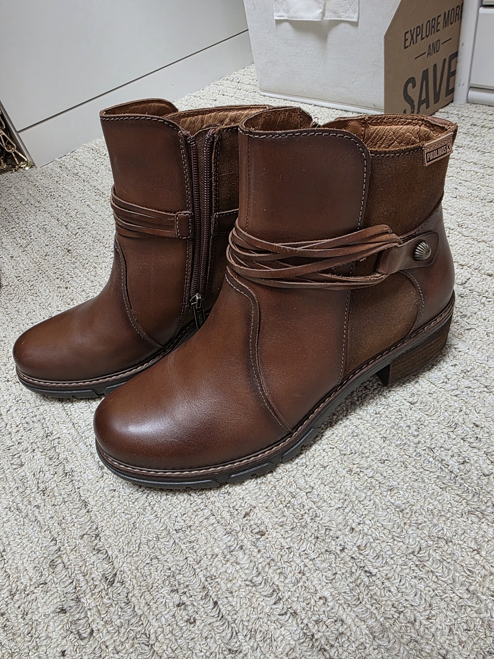 PIKOLINOS Chestnut Brown Leather Ankle Boots with Wrap Accent